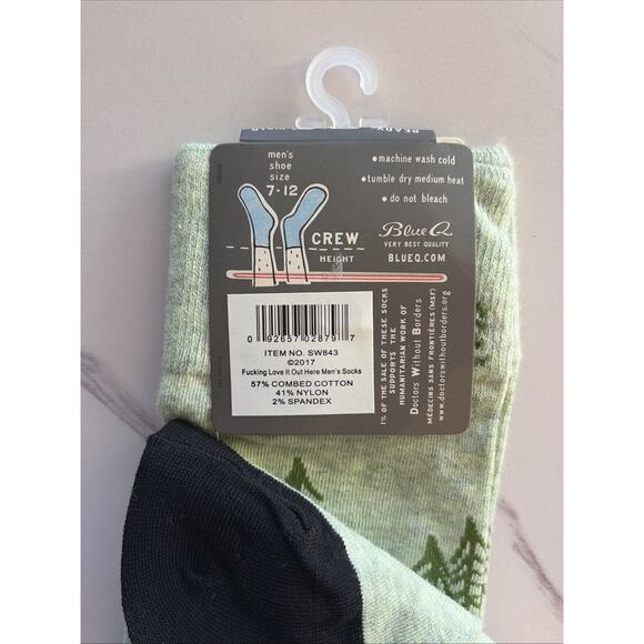 Blue Q I F*CKING LOVE IT OUT HERE Woods Camping Outdoors Mens Crew Socks NEW NWT - Picture 6 of 7